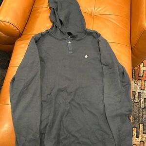 Volcom long sleeve hoodie never worn XL
